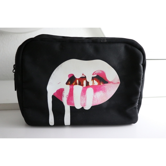 Kylie Cosmetics Makeup Bag Limited Edition - Picture 1 of 3